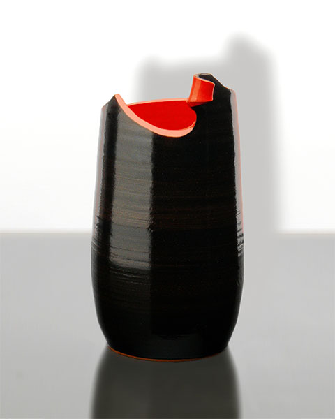 Vase, black, red 2010